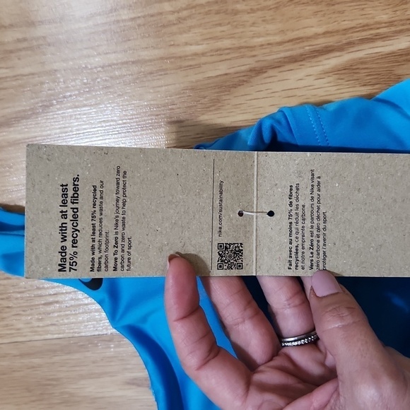 Nike Women's Tankini Swimsuit Top-Solid Color size medium - Picture 7 of 9